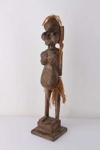 Große weibliche holzfigur - große,