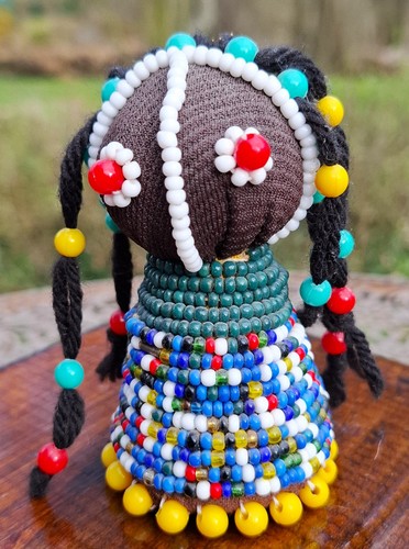 Perlen puppe der zulu aus - perlen,
